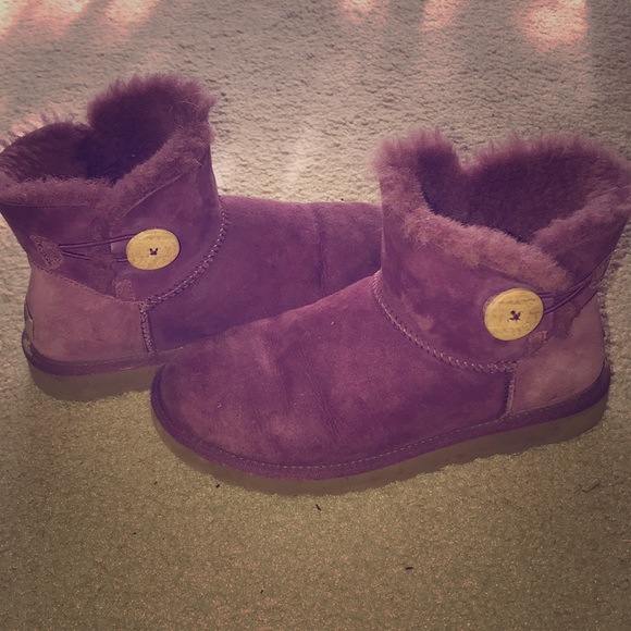 short uggs with button